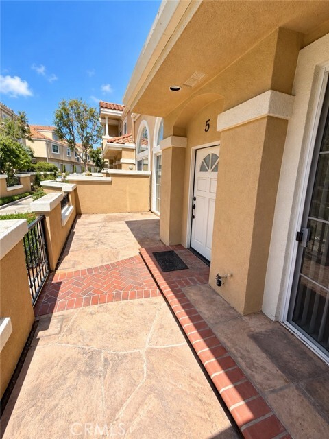 Building Photo - 5 Opera Ln