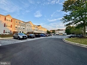 Building Photo - 4971 Clarendon Terrace