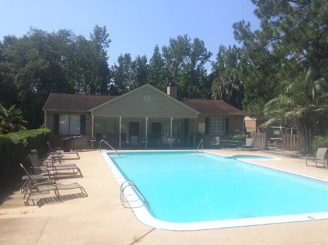 Foto del edificio - 6701 Dickens Ferry Rd