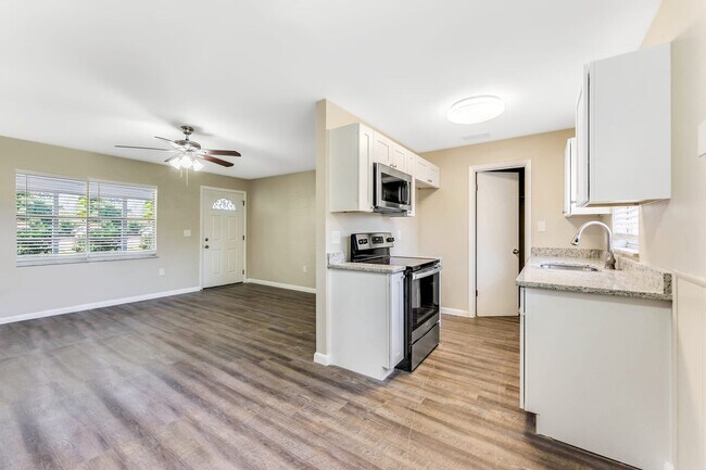 Building Photo - 5613 Huber Dr