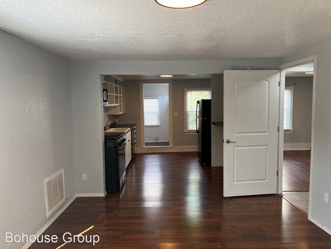 Building Photo - 2 br, 1 bath House - 7503 Bradbury Ave