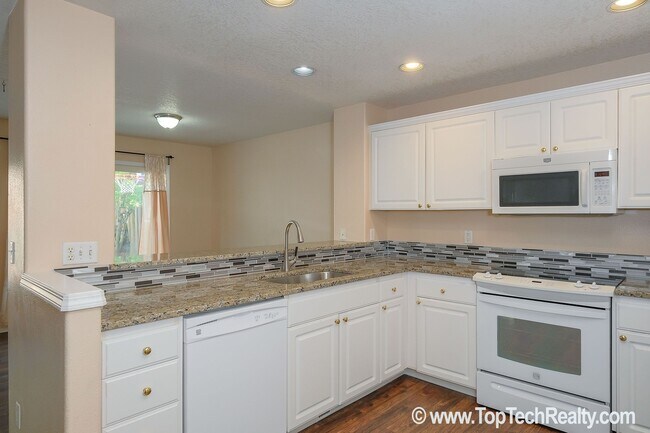 Building Photo - 3 Bedrm Home ideally located in the Heart ...