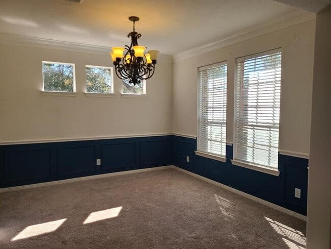 Building Photo - 1227 Ventura Canyon Dr