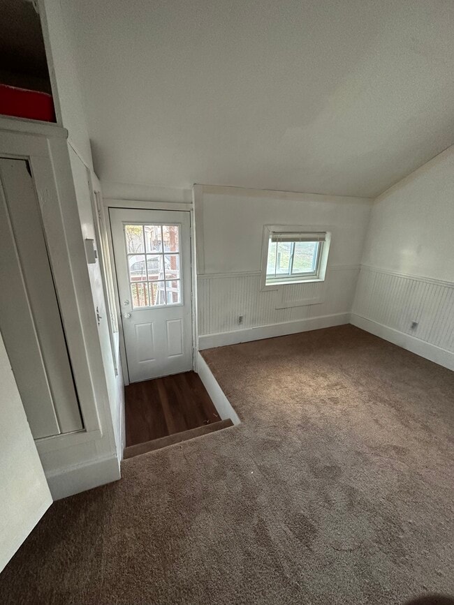 Building Photo - 4 Shepard St