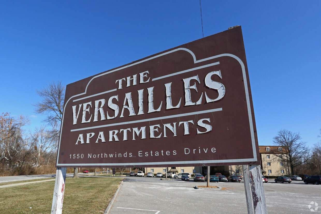 Versailles Apartments Apartments in Saint Louis, MO