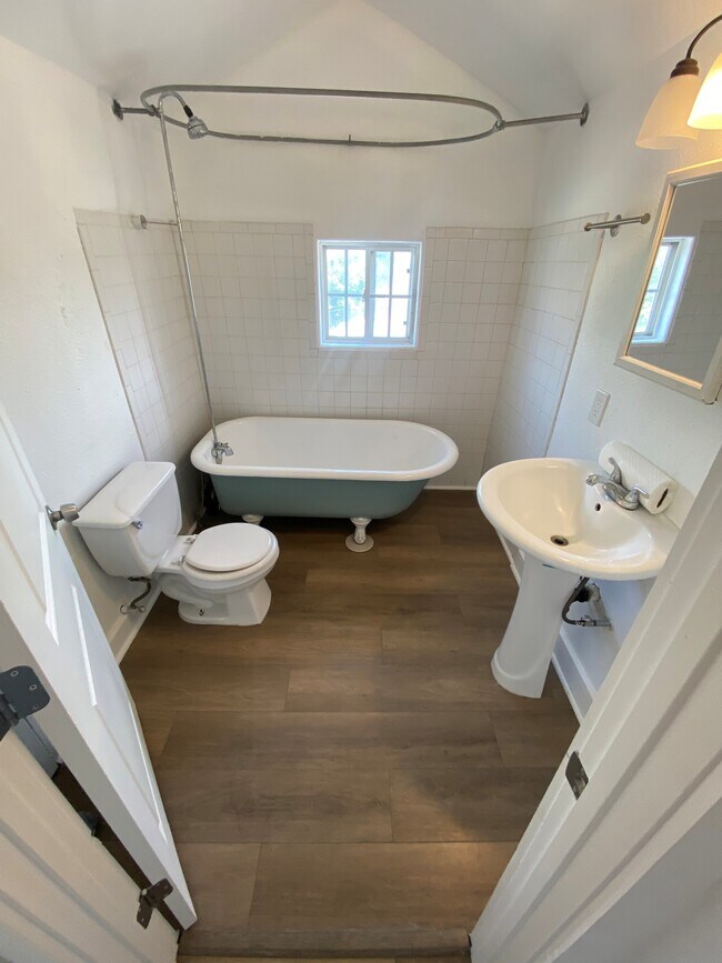 Baño - 508 5th St SW