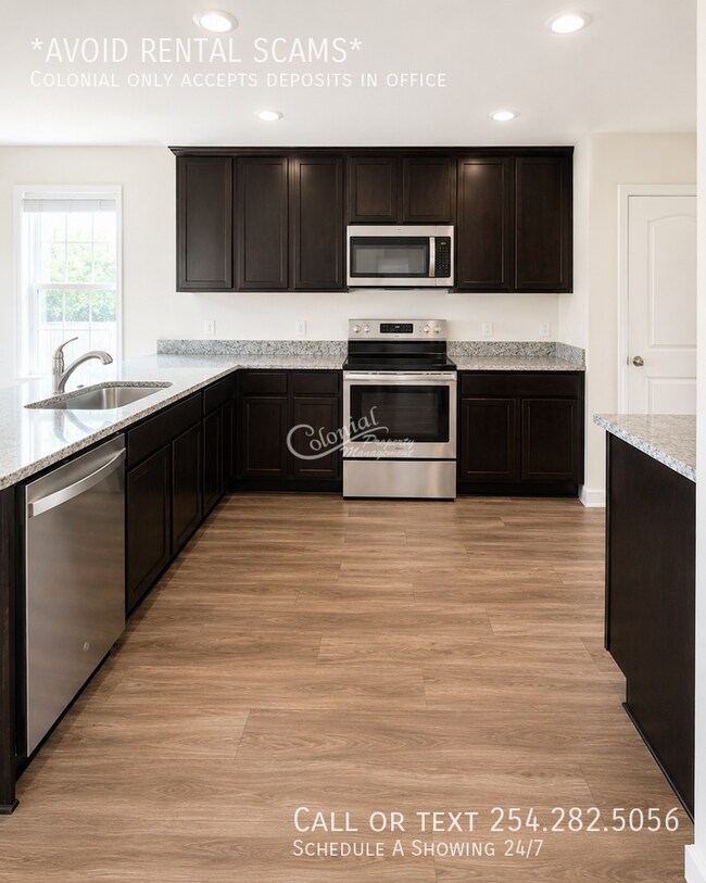 Building Photo - 513 Locksley Cove