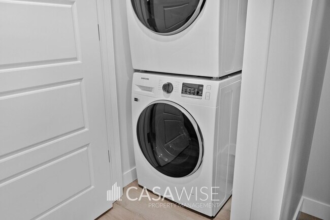 Photo du bâtiment - 8023 Cedric Mah Rd