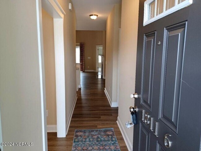 Building Photo - 1811 Fox Den Way