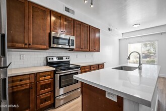 Building Photo - 4608 W Maryland Ave