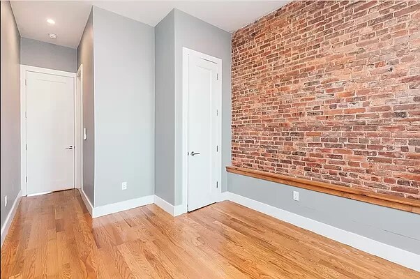 Foto del edificio - 2104 Fulton St