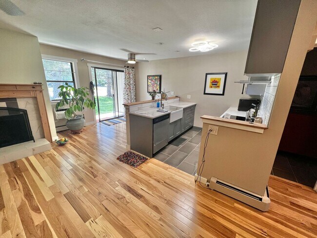 Foto del edificio - Tastefully updated 1 bedroom, 1 bathroom c...