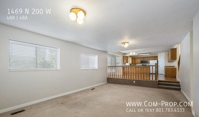 Building Photo - 4 Bedroom 3.5 Bath House for Rent in Orem!