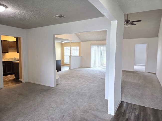 Building Photo - 13427 Juniper Point Dr