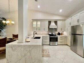 Building Photo - 202 Cypress Point Dr