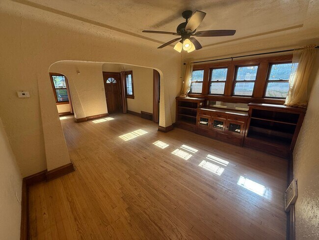 Foto del edificio - 3145-3147 N 50th St.,