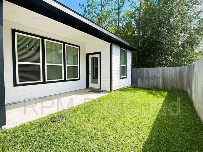 Building Photo - 10923 Hummingbird Pl