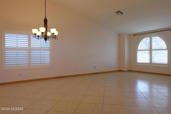Foto del edificio - 6831 W Rifle Way