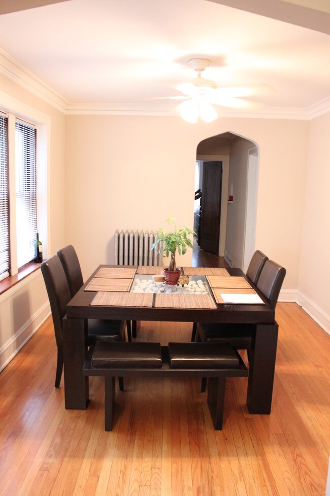 Foto del edificio - 4463 W Ainslie St