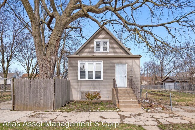 Foto del edificio - 4 br, 2 bath House - 54 W 116th St