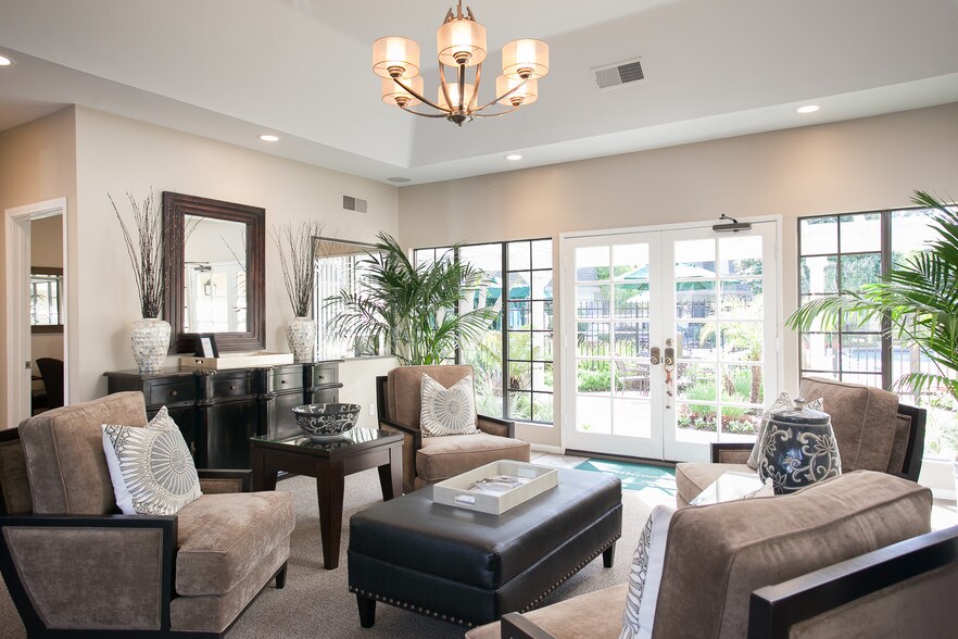 Wimbledon Glen Rentals Costa Mesa, CA