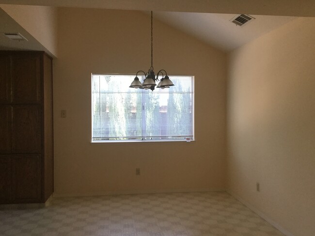 Building Photo - 1705 Napa Ct