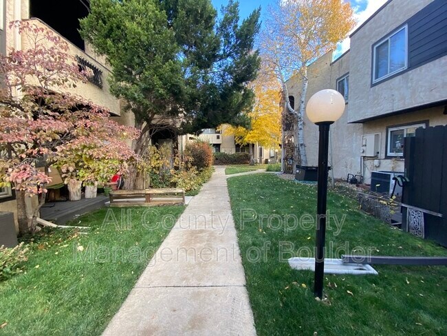 Foto del edificio - 2982 Shady Hollow W
