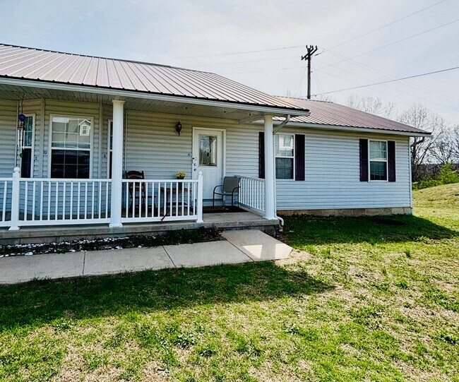 Building Photo - 4Bedroom,/2 Bath Home close to base