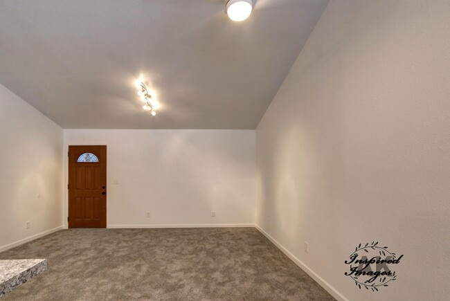 Building Photo - 1992 Hollowell Rd