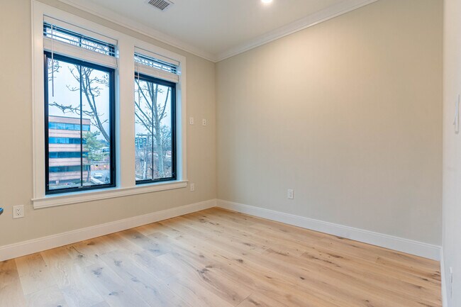 Foto del edificio - 157 Everett St