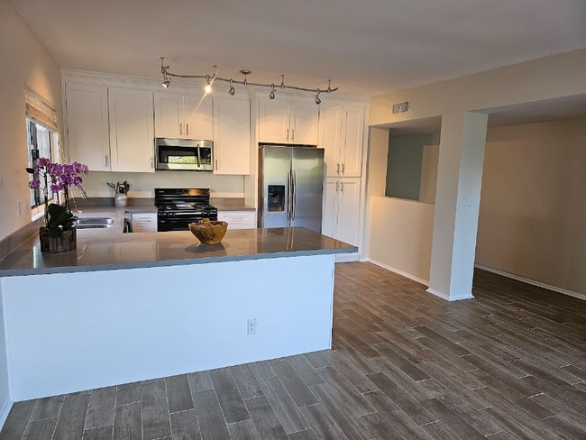 Building Photo - 4241 Freedom Dr