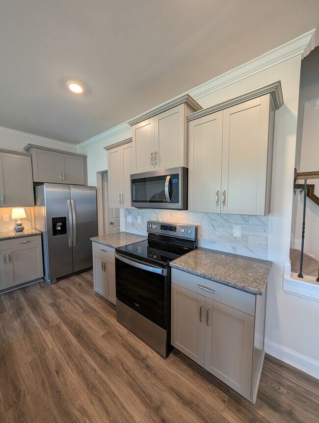 Foto del edificio - New Construction Townhouse-Hendersonville!