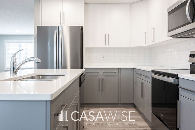 Building Photo - 6469-177A 177A Ave