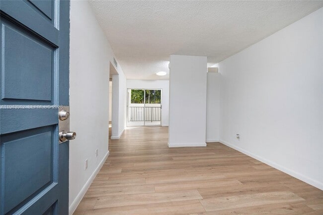 Building Photo - 2463 Coral Wy