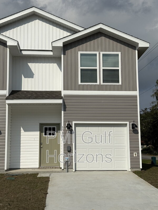 Building Photo - 1300 Leeway Dr