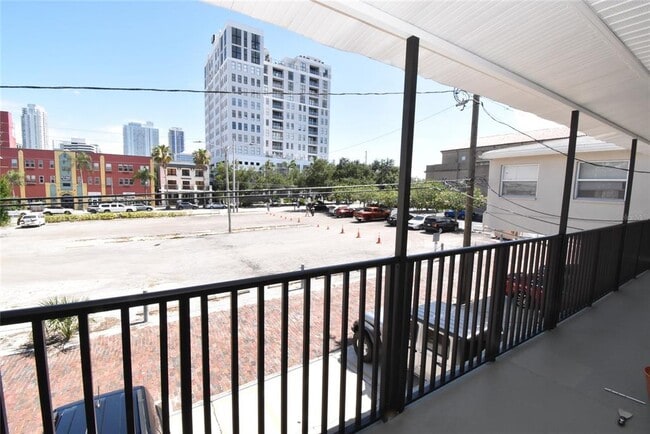 Building Photo - 220 6th Ave N