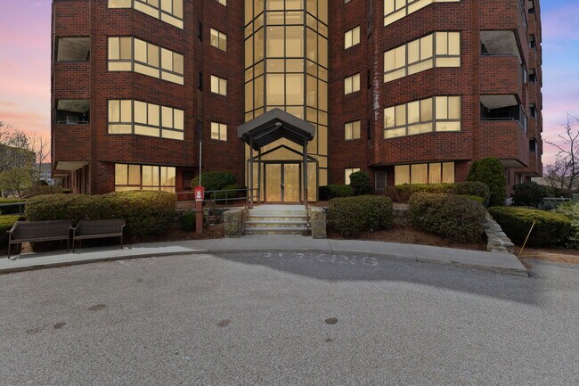 Building Photo - 200 Burkhall St