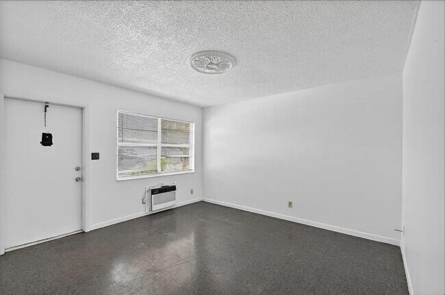 Foto del edificio - 1406 Barton Rd