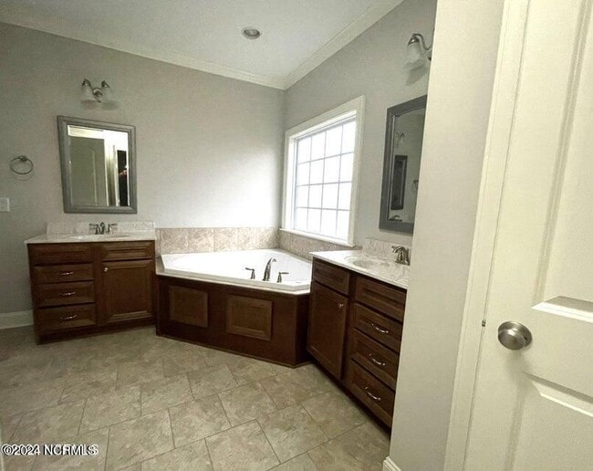 Building Photo - 2128 Remington Ct