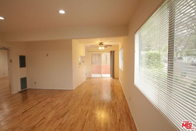 Building Photo - 1531 Elevado St