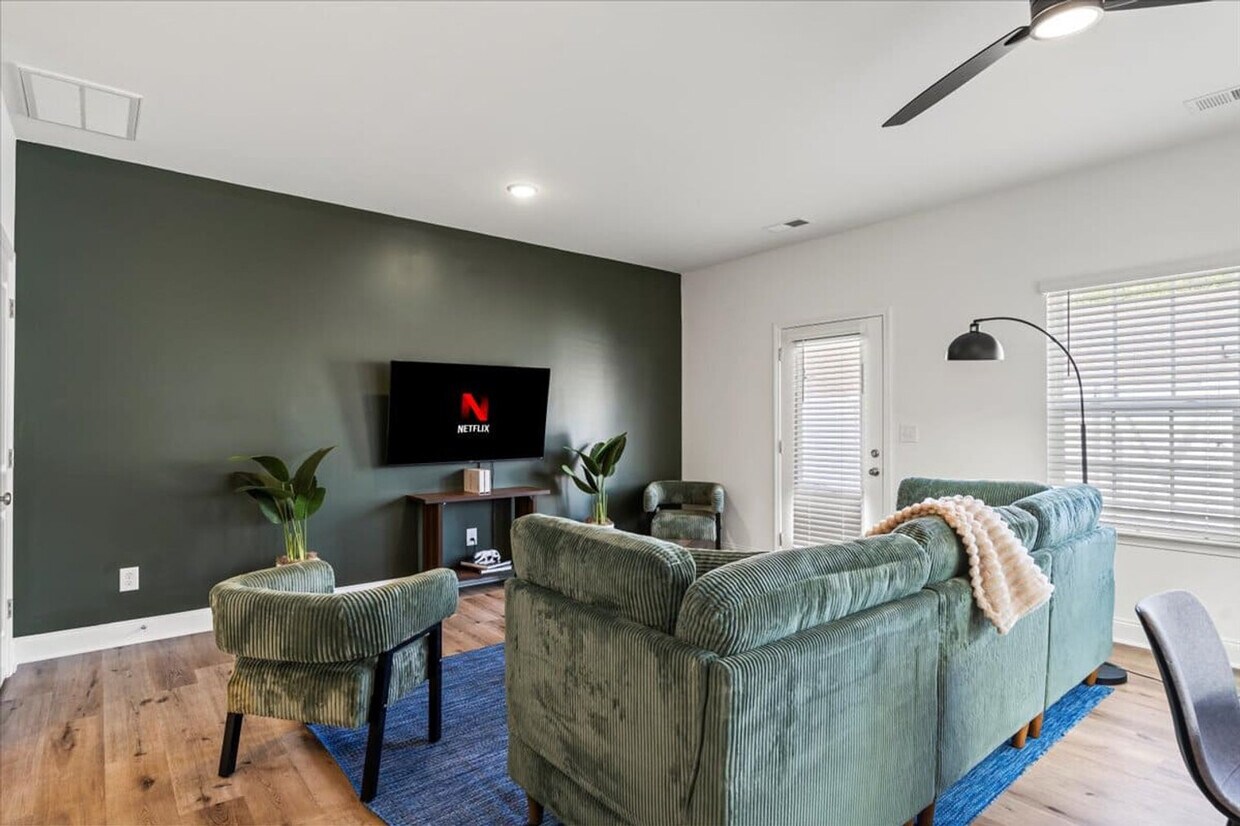 Foto principal - 7047 Lash Ln