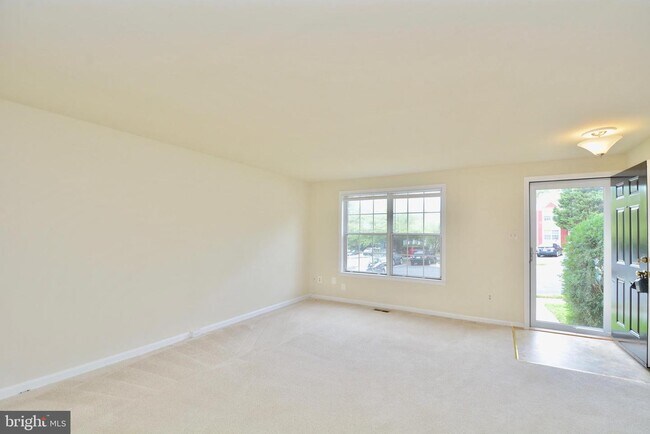 Foto del edificio - 6603 Briarleigh Way