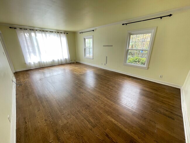 Building Photo - 211 Red Riding Hood Trail