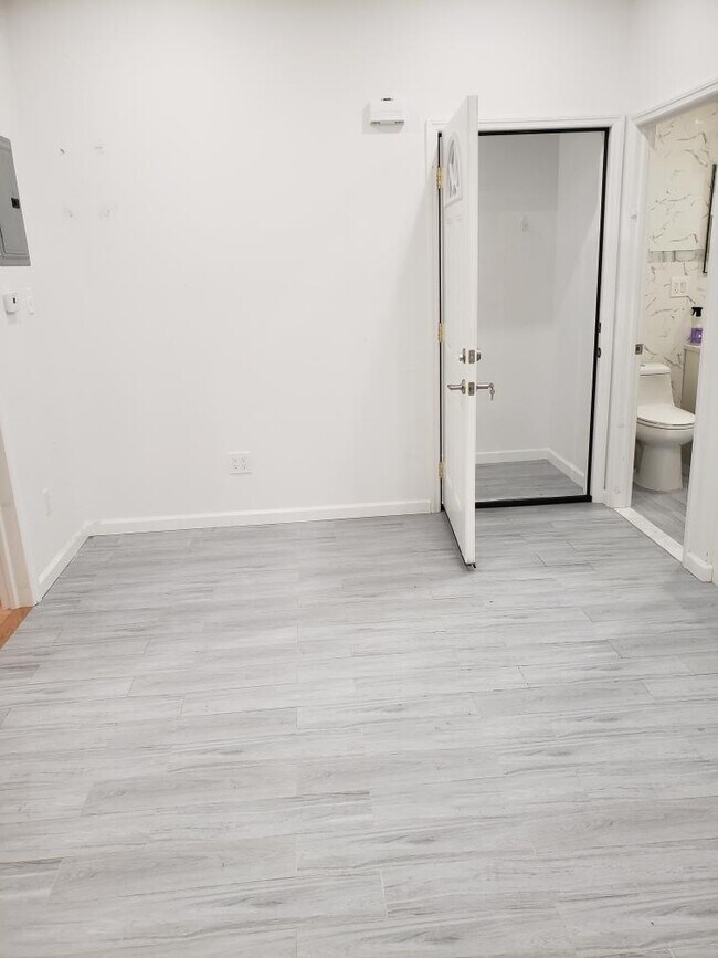 Foto del edificio - 1538 83rd St