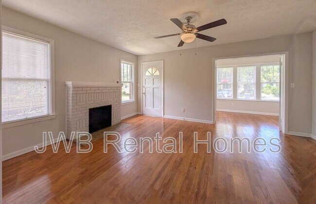Foto del edificio - 2250 Dellwood Ave