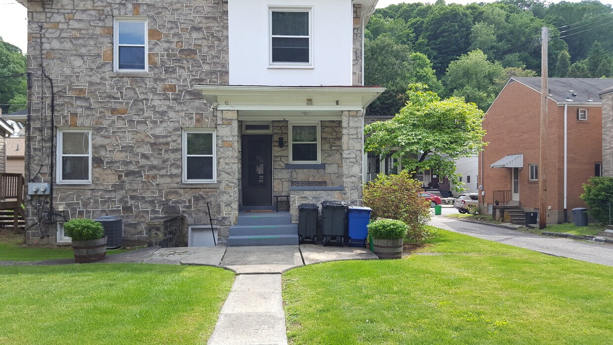 entrance - 820 Stanton Ave