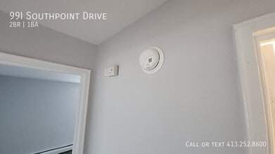 Building Photo - 99 Southpoint Dr