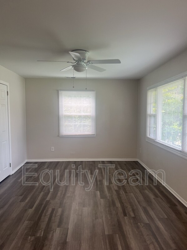 Foto del edificio - 408 Moore Ave
