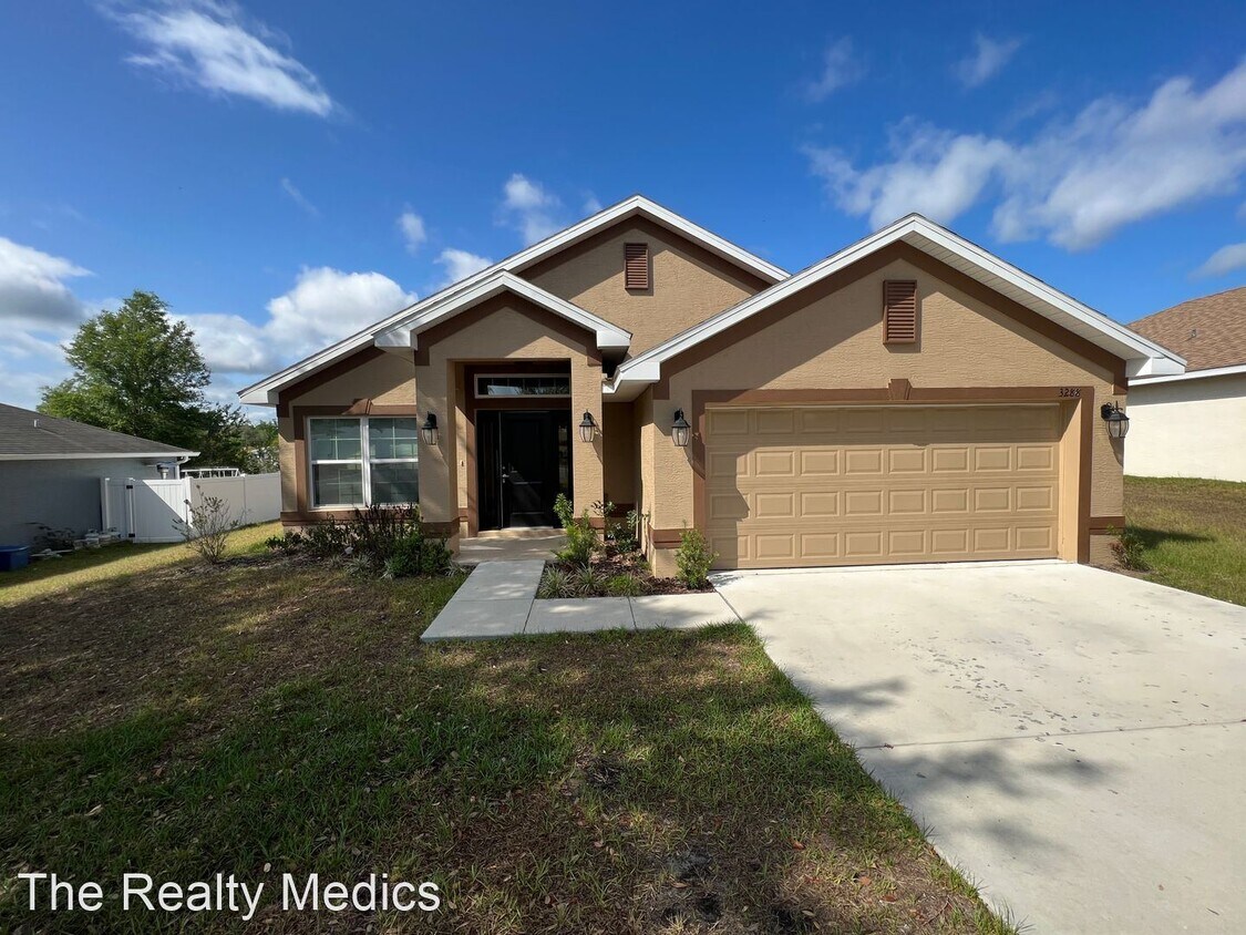 3288 N Burroughs Path, Beverly Hills, FL 34465 House Rental in