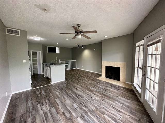 Foto del edificio - 9823 Summerwood Cir